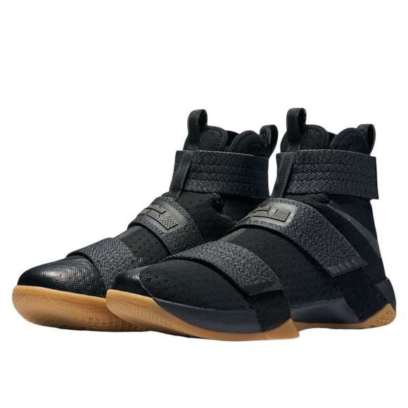 NIKE ZOOM LEBRON SOLDIER 10
TITLE TRADITION - Picture 1 of 14